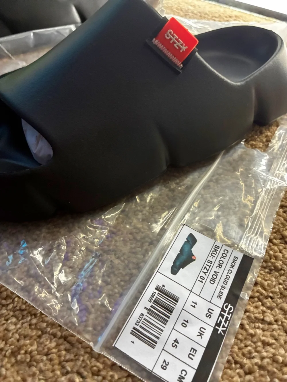 Stzy black slide